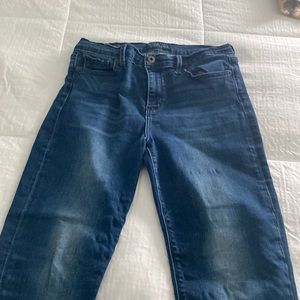 Like new Lucky Brand women jeans